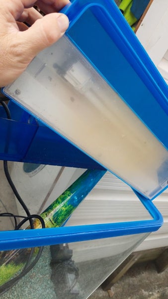 Fish tank 38L with stand and water filter Carousel 2
