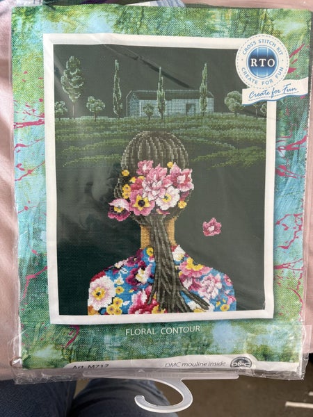 Floral contour Carousel 1