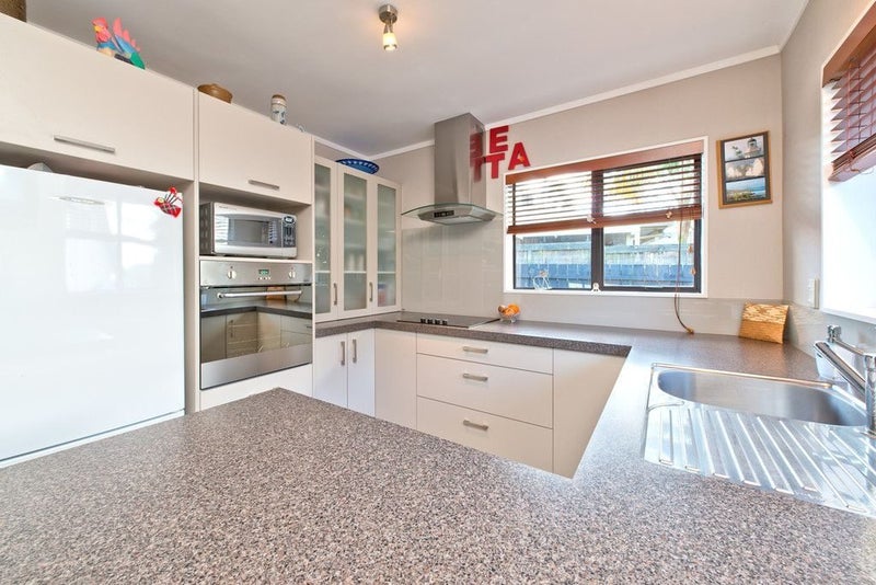 Pukekohe, 3 bedrooms64064159726339112