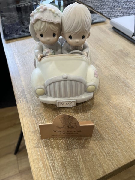 Precious Moments wedding cake topper Carousel 1