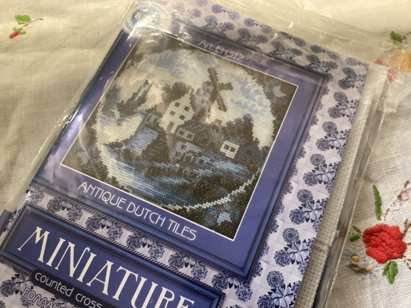 Cross Stitch Kit Antique Dutch Tile miniature Carousel 2