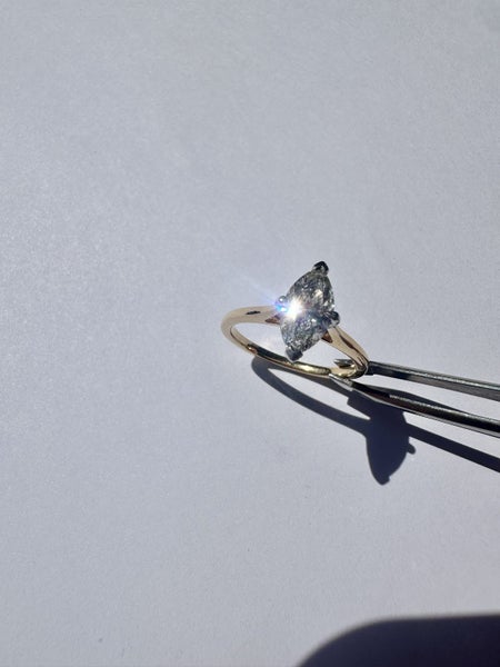 Engagement ring Carousel 1