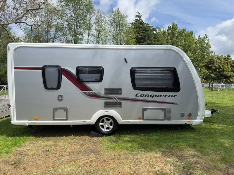 2013 Swift Conqueror 48064065276192771112