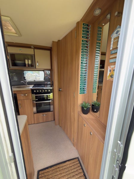 2013 Swift Conqueror 48064065276192771114