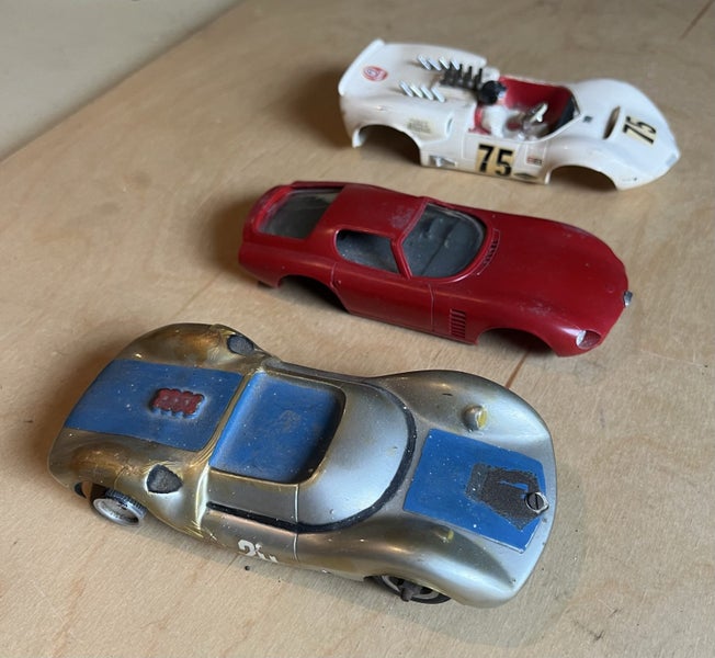 1/24 dogs Carousel 1
