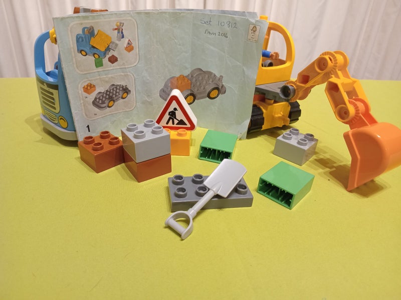 Truck and Tracked Excavator - 2016 Duplo set #10812 Carousel 4