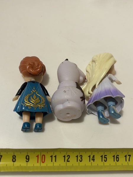 Small Disney Dolls & Olaf Carousel 3