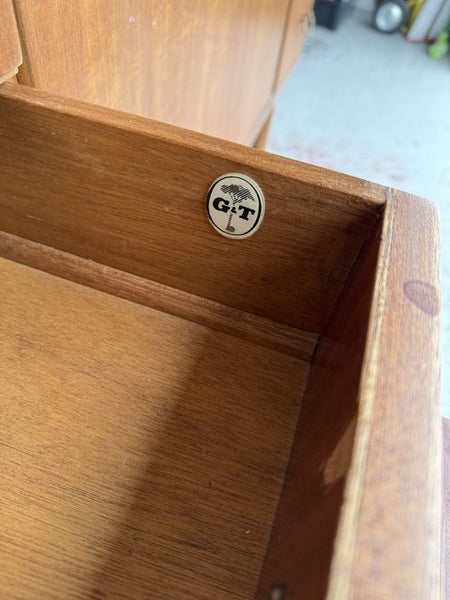 A 'Greaves & Thomas' Mid Century Modern Rosewood Sideboard or Home Bar cabinet Carousel 2