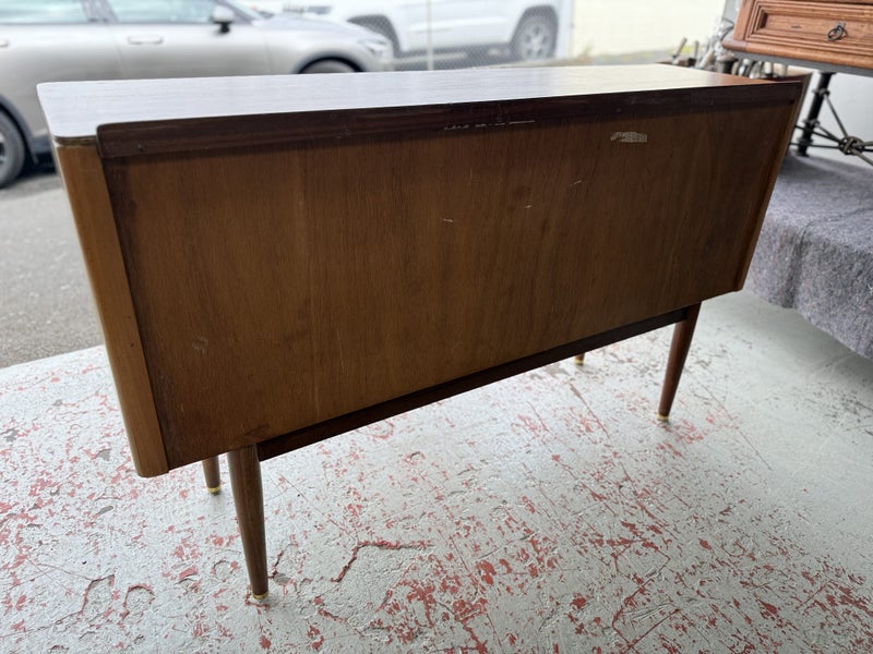 A 'Greaves & Thomas' Mid Century Modern Rosewood Sideboard or Home Bar cabinet Carousel 20