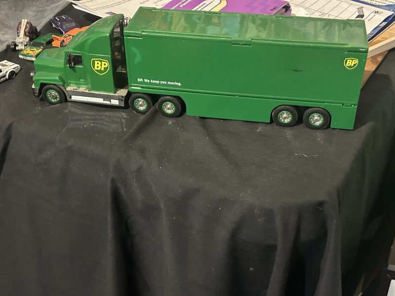 BP Truck promotional mobile Light-Up service station Carousel 16
