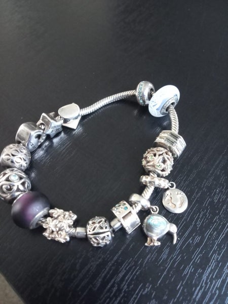 Beautiful pretty all sterling silver bracelet and all sterling silver charms Carousel 1