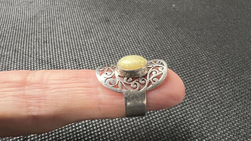 Vintage Australian Sterling Silver Filigree Design & Opal Ring - Lot F136 Carousel 2