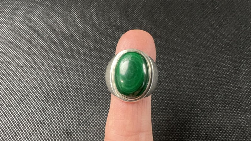 Vintage Heavy & Chunky Sterling Silver & Malachite Ring - Lot F138 Carousel 1