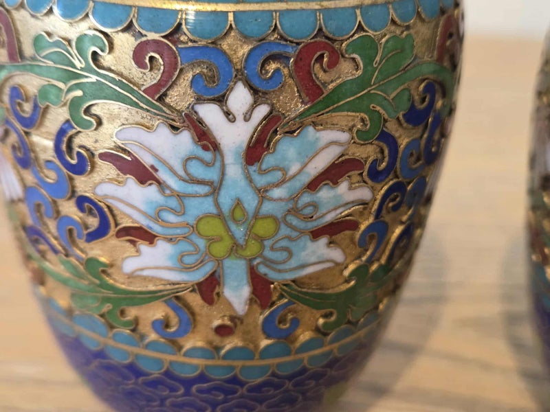 Pair of Small Vintage Oriental Enameled Cloisonné Vases Carousel 7