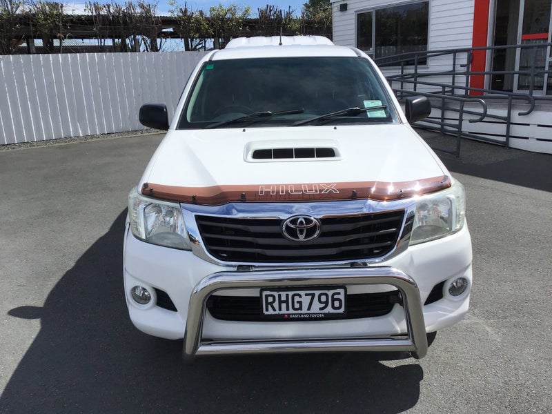 2014 Toyota Hilux 2WD - Manual64073244542466111