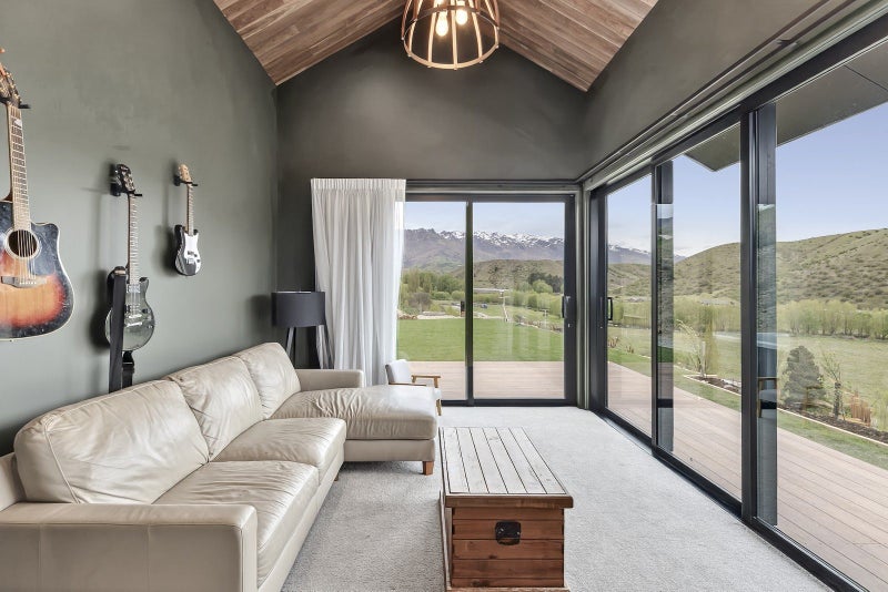 Style, Privacy & Views-Prime Central Otago Living64073361042051112