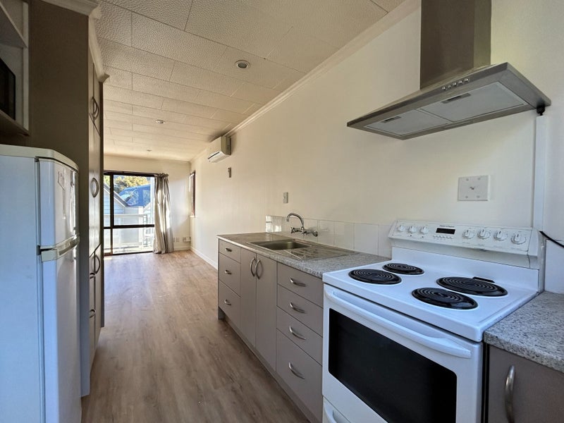 Queenstown East, 2 bedrooms64073245536002111