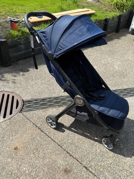 Pram - Baby Jogger Carousel 1