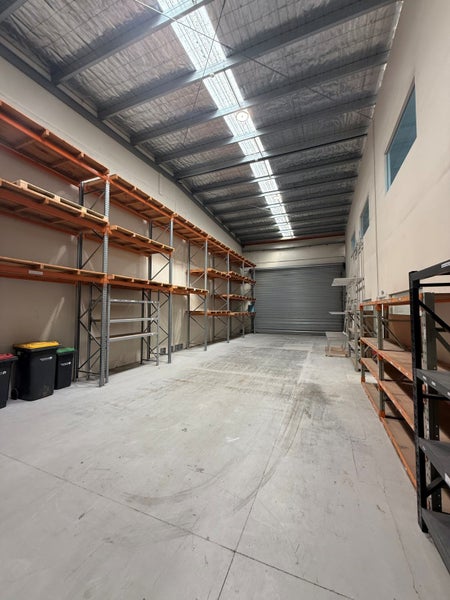 Modern Unit on Blenheim Rd with Great Profile64073360880257112