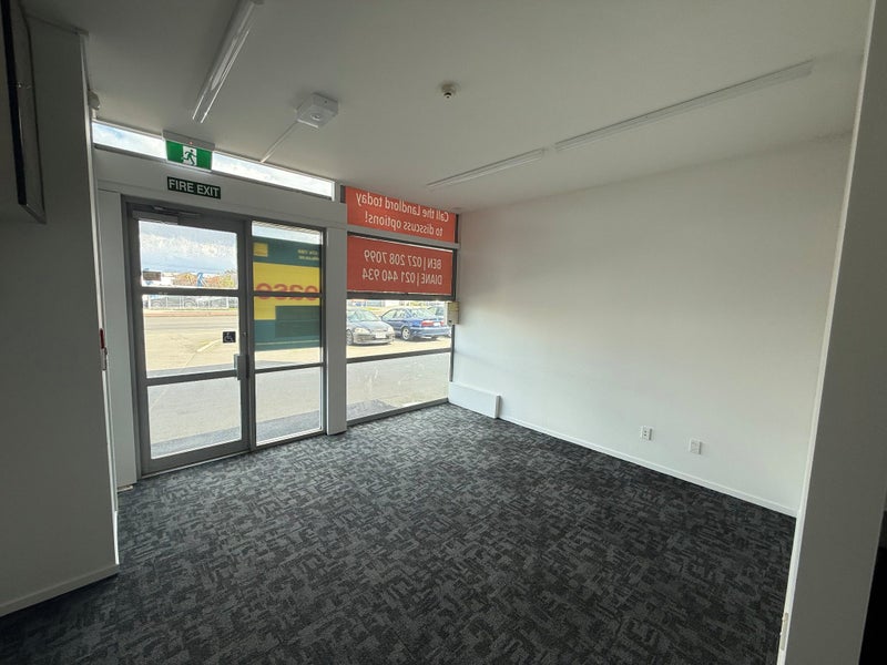 Modern Unit on Blenheim Rd with Great Profile64073360880257113