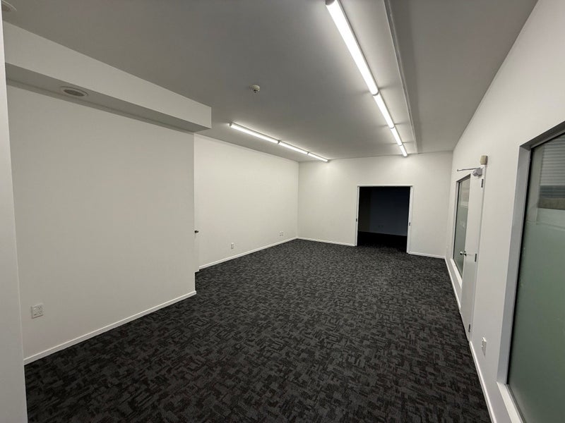 Modern Unit on Blenheim Rd with Great Profile64073360880257114