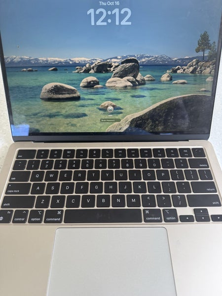 2022 13" M2 MACBOOK AIR 8G RAM 250G SSD SILVER*FREE IPHONE X WITH THIS MACBOOK64259518190465112