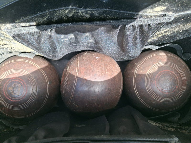 Lawn bowls balls Carousel 4