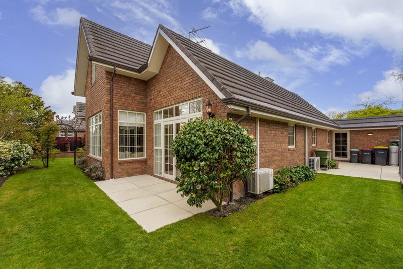 Hidden Haven in a Premium Location64074361888387114