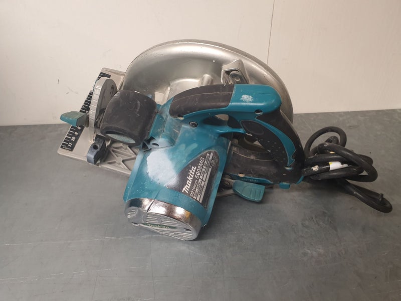 Makita 1800W Corded 210mm Circular Saw 5008MGJ Carousel 2