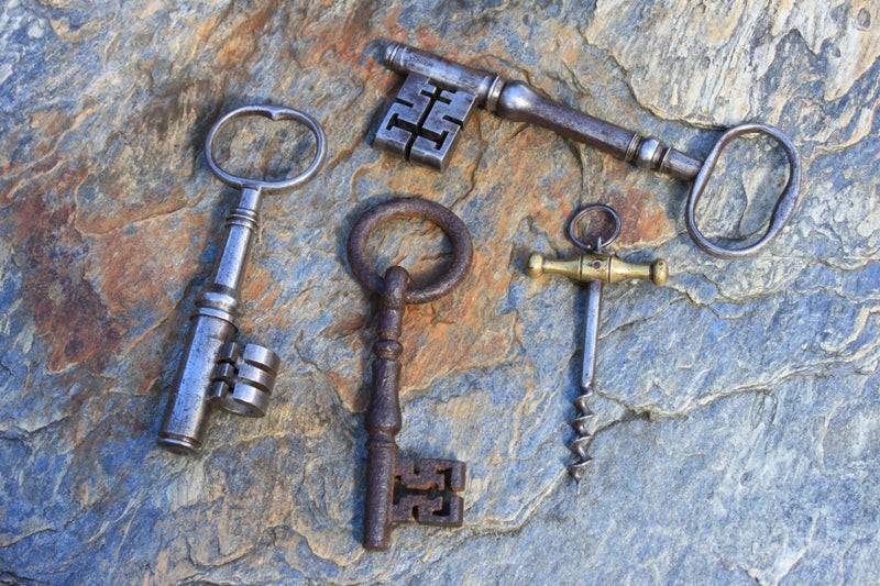 Georgian / Victorian Antique Key BIG 8 inches long 363 grams Carousel 8