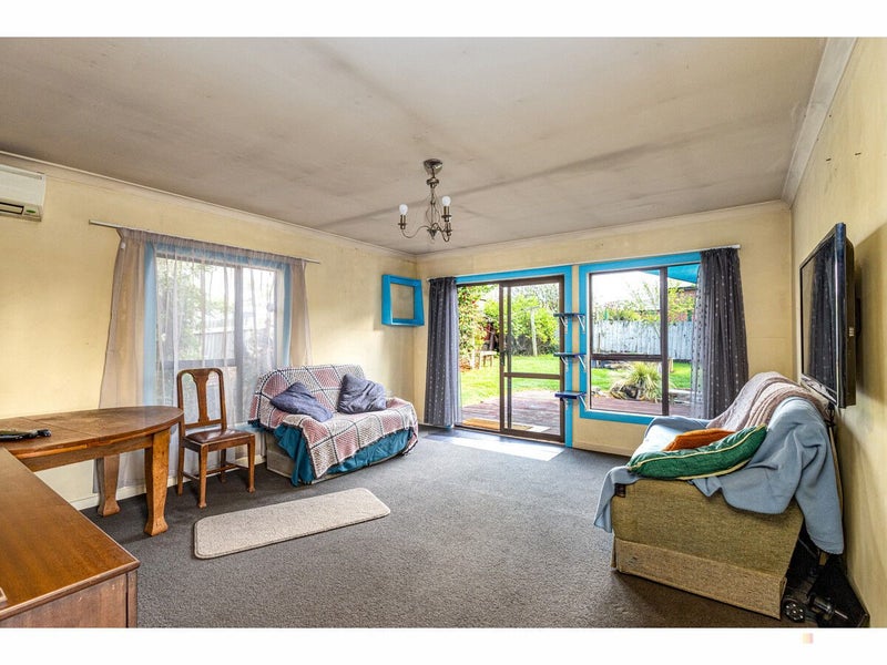 Bit of a do up64074576857730112