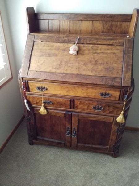 Solid Kauri writing desk Carousel 1