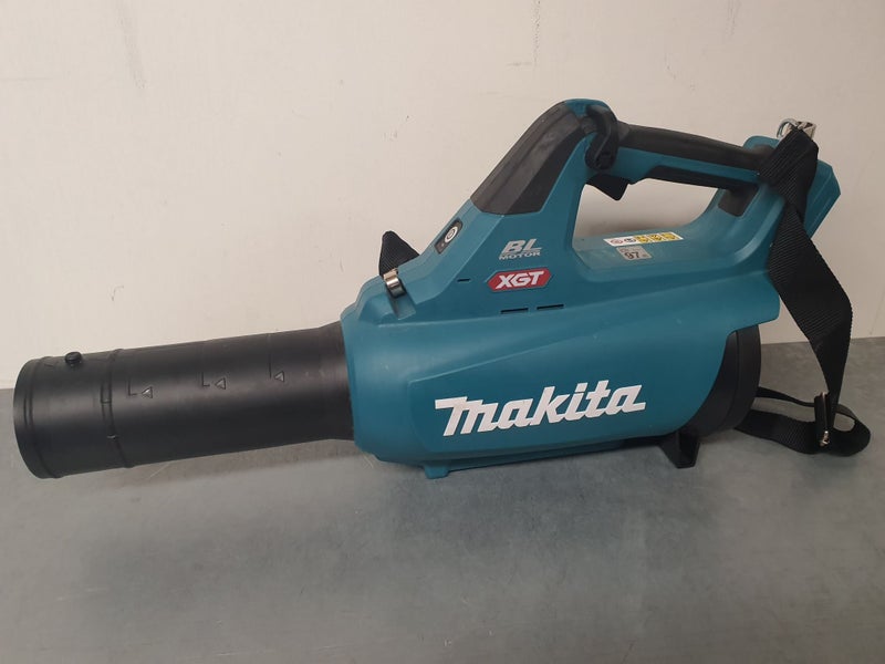 Makita 40V Cordless Leaf Blower UB001G (Skin Only) Carousel 1