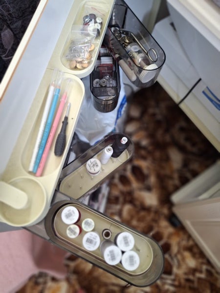 Solid sewing table Carousel 5