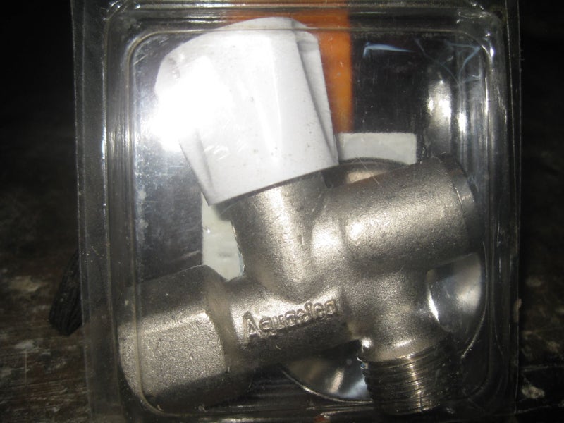 AQUATICA ISOLATOR FILTER STOP Carousel 1