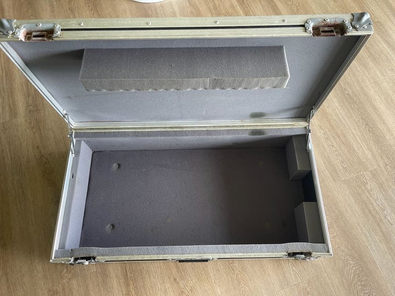 Korg MS2000B Analog Modelling Synth + Custom LiveSound Road Case Carousel 20