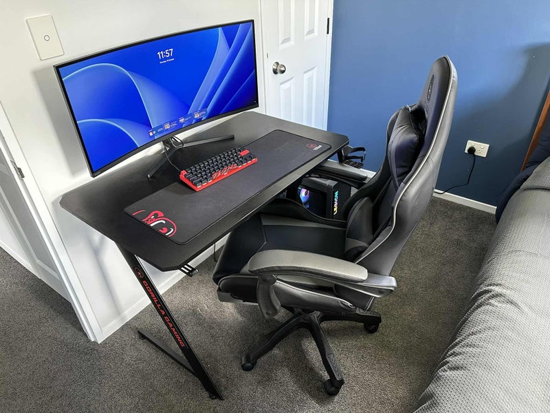 Gaming PC full set-up Carousel 1