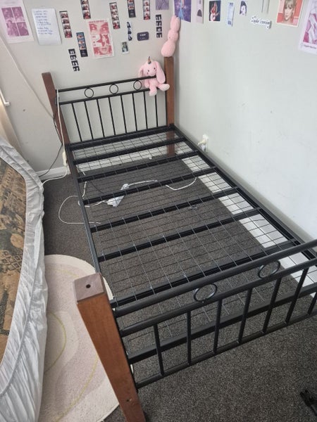 Bunk beds or two separate single beds64419762926466110