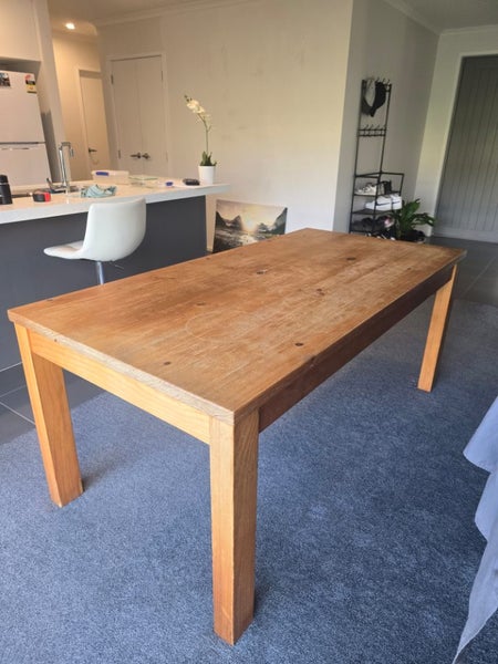 Dining table64141706972035110