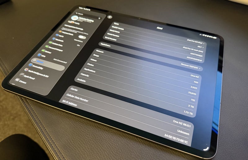 iPad Pro 13 Inch M4 Nano Texture 2TB with Magic Keyboard Carousel 1