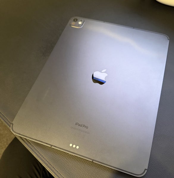 iPad Pro 13 Inch M4 Nano Texture 2TB with Magic Keyboard Carousel 2