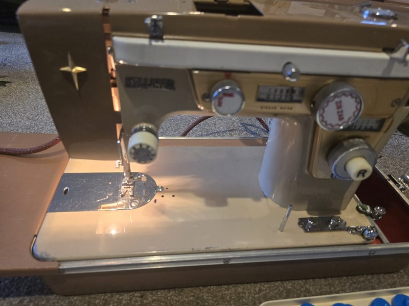 Vintage Milliner zigzag Japanese sewing machine Carousel 1