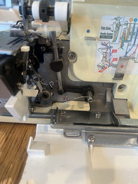 Bernina 800DL overlocker/serger64141708046595112
