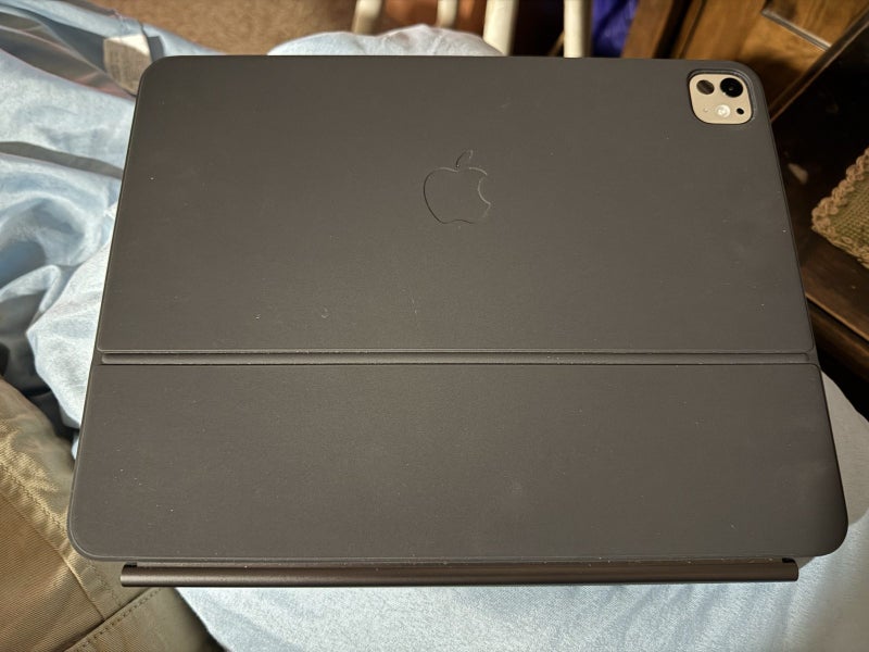 M4 13” iPad Pro + Cellular and Magic Keyboard64455037348483113