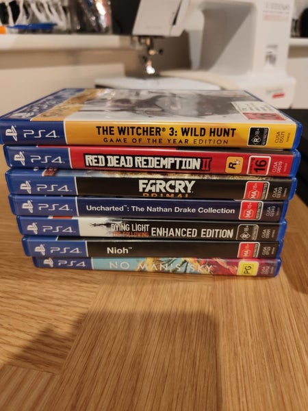PS4 + 7 Games Carousel 2