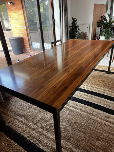 Dining table64141709370497111