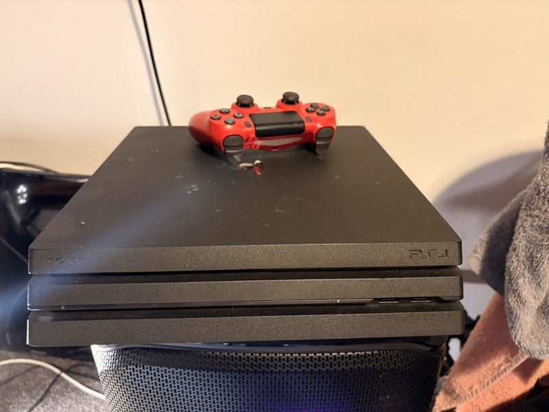 Playstation 4 pro Carousel 1