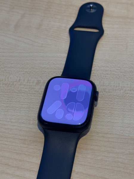 Apple Watch Series 7 45MM Carousel 1