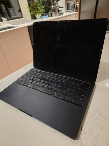 MacBook Air M2 (2022) – 16 GB RAM | 2 TB SSD | AppleCare+ Mar 2026 Carousel 5