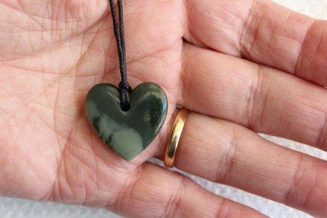 BEAUTIFUL SMALL LOVE HEART INANGA FLOWER POUNAMU / JADE Carousel 1